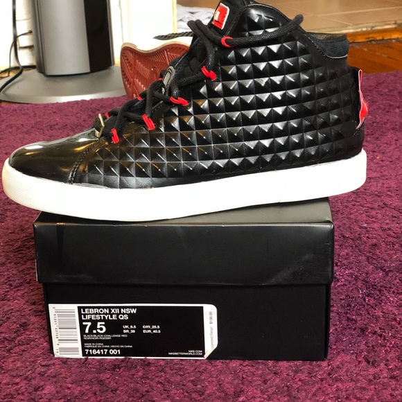 lebron james red bottom shoes